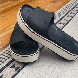 CROCS B&W Platform Sandals